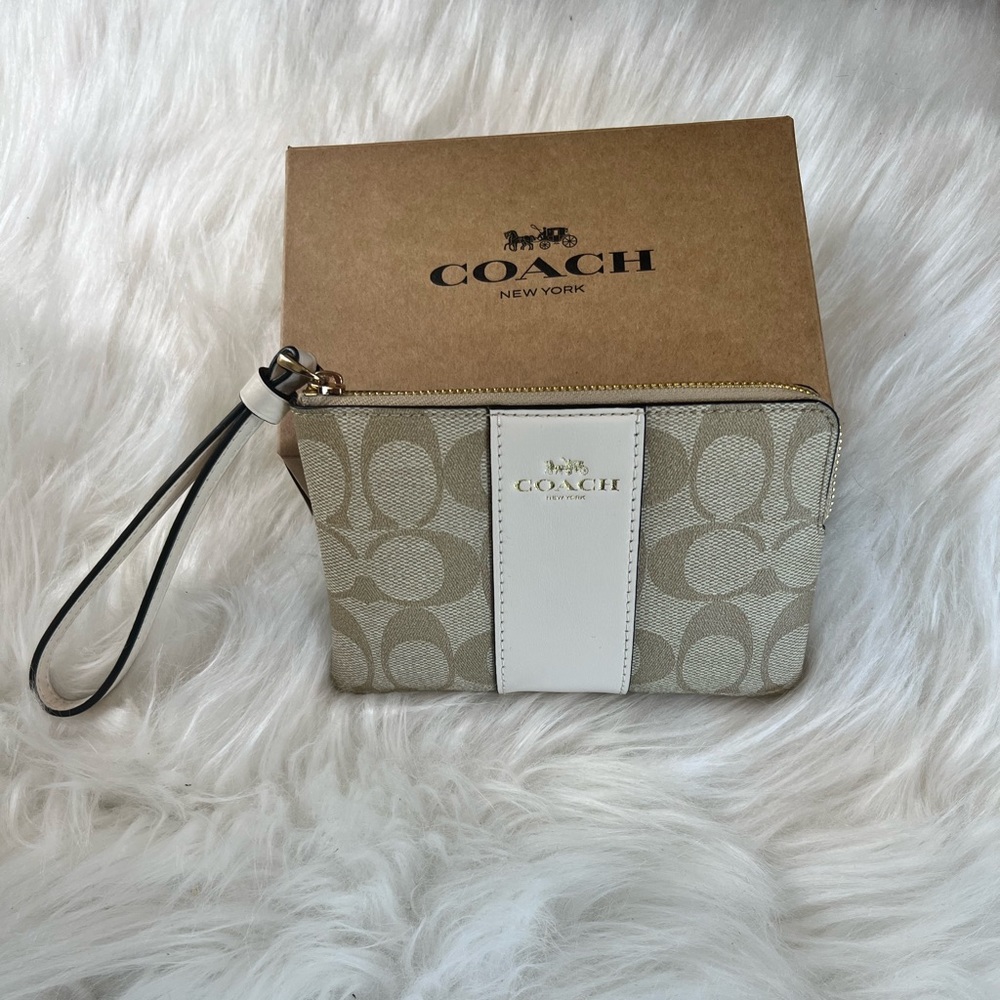 Authentic Coach Wallet Wristlet *NEW WITH TAGS
